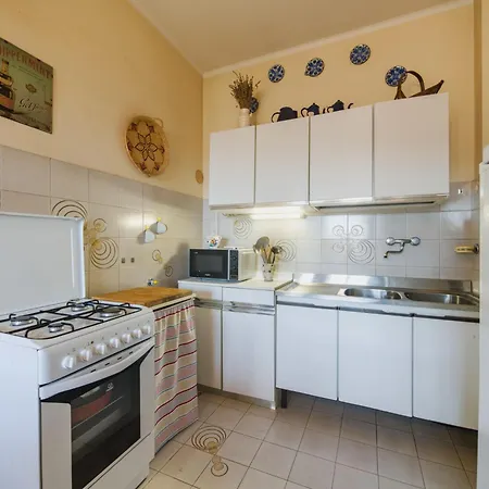 Appartement Caprifoglio By Interhome